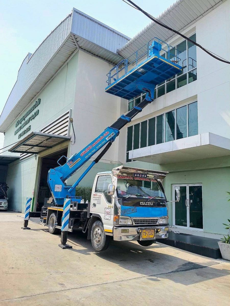 เช่ารถกระเช้าถาดใหญ่